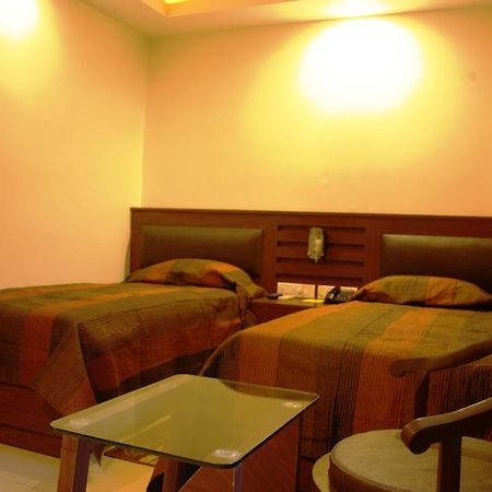 Hotel Avn Grand Ranchi Oda fotoğraf