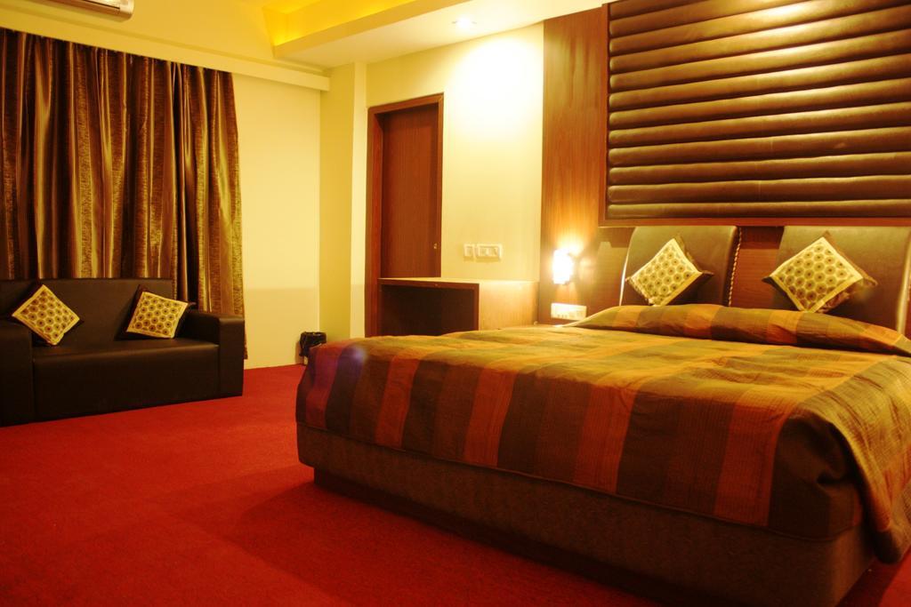 Hotel Avn Grand Ranchi Oda fotoğraf