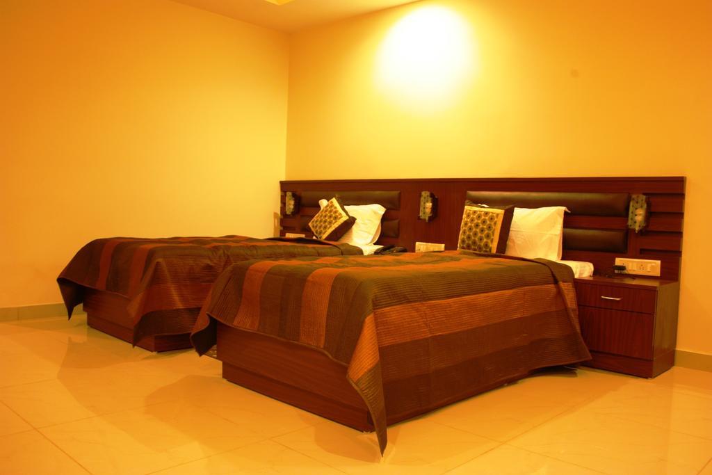 Hotel Avn Grand Ranchi Oda fotoğraf